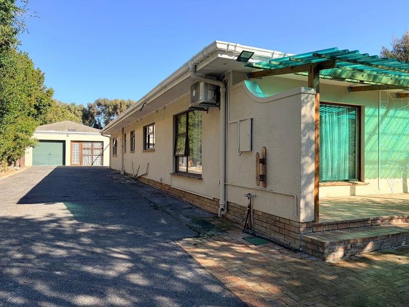 To Let 3 Bedroom Property for Rent in Table View Western Cape